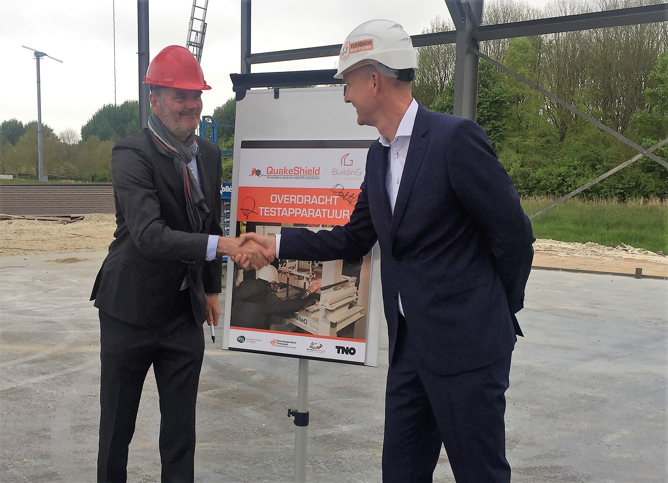 QuakeShield Draagt Testapparatuur Over Aan Innovatiecentrum BuildinG